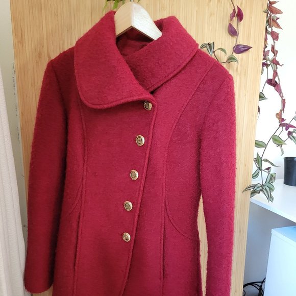 Guess Coat - Picture 1 of 7